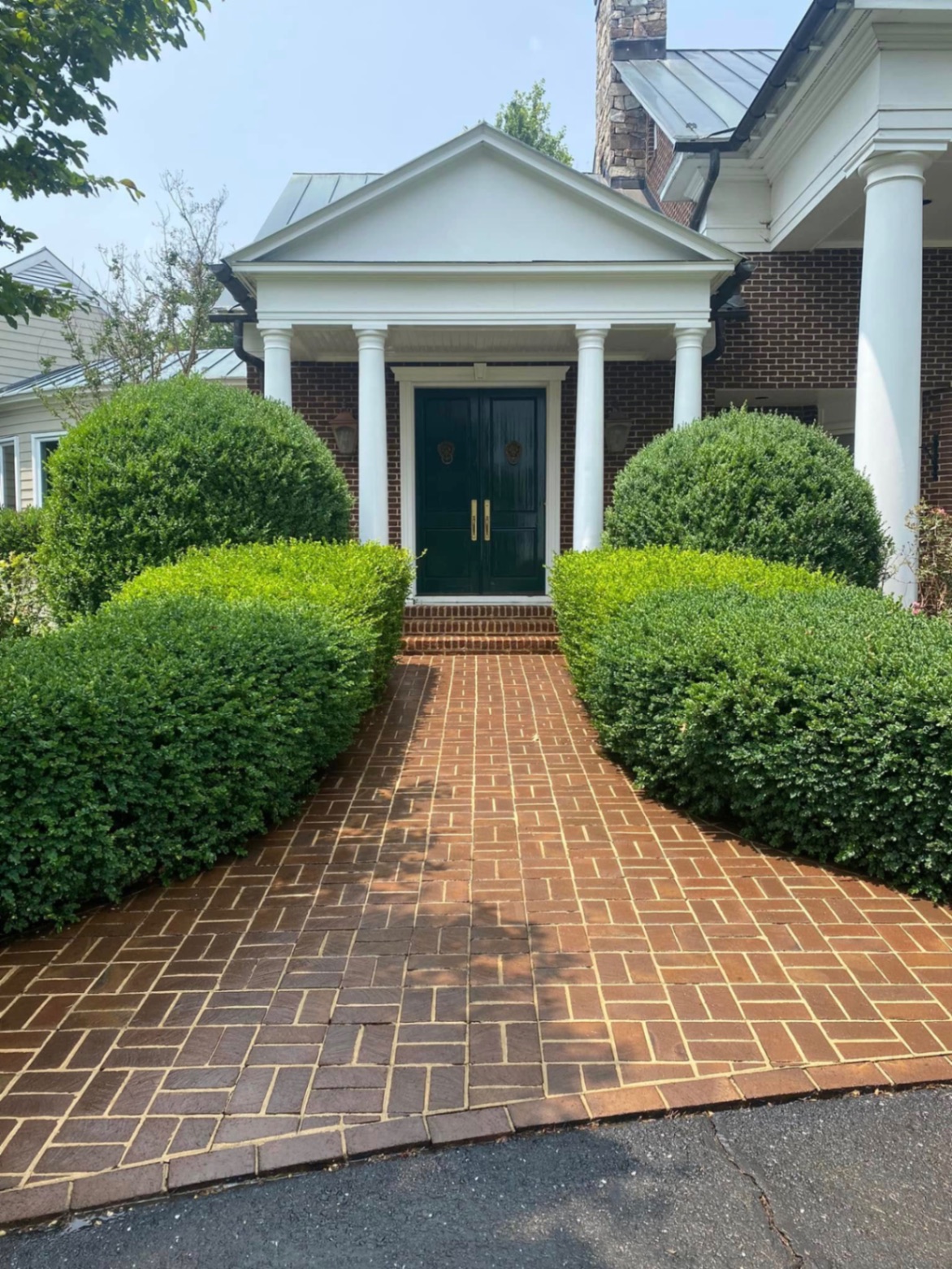 Brick walkway after power washing
